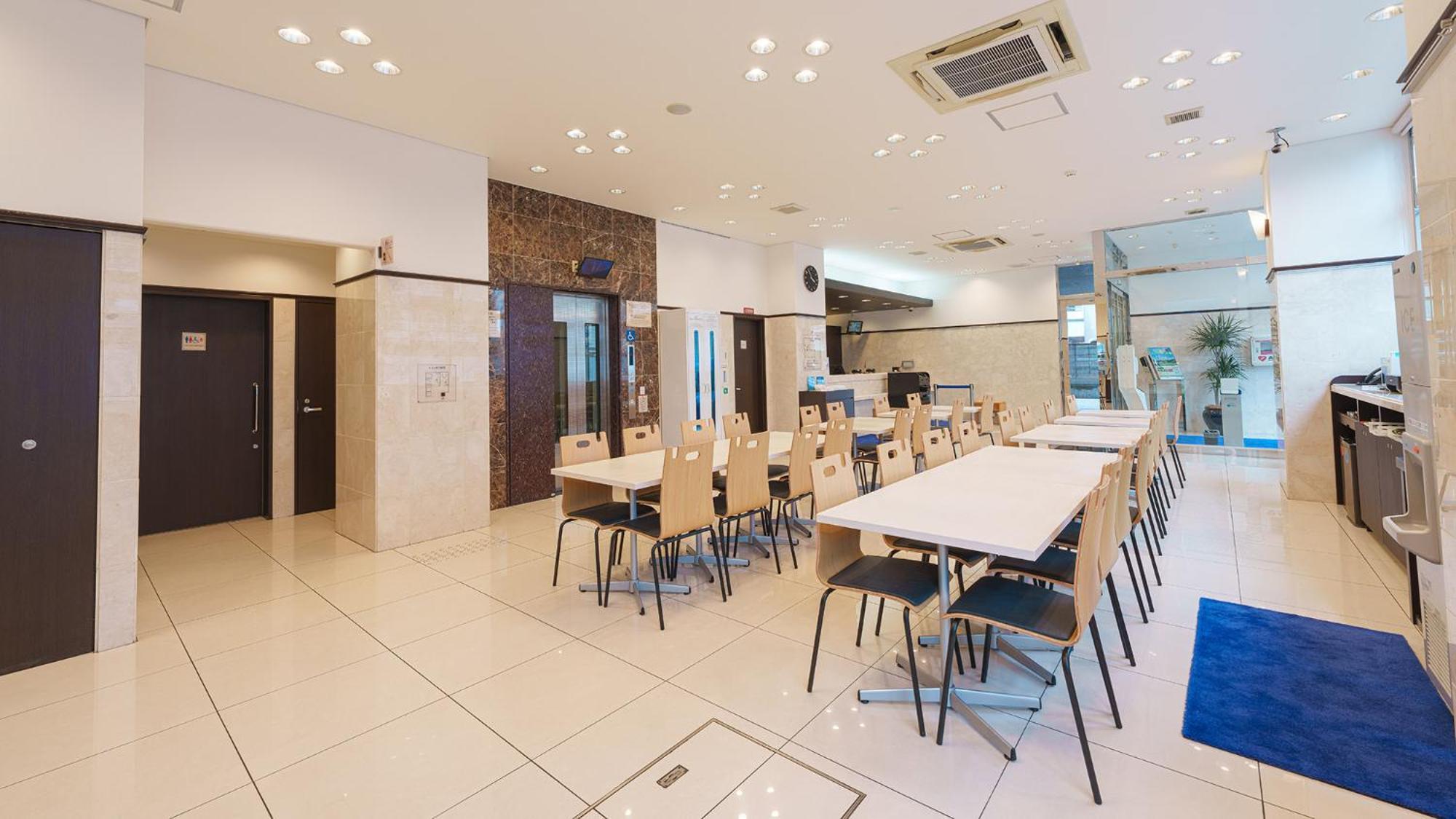 Toyoko Inn Shin-Osaka-Eki Higashi-Guchi Exterior photo