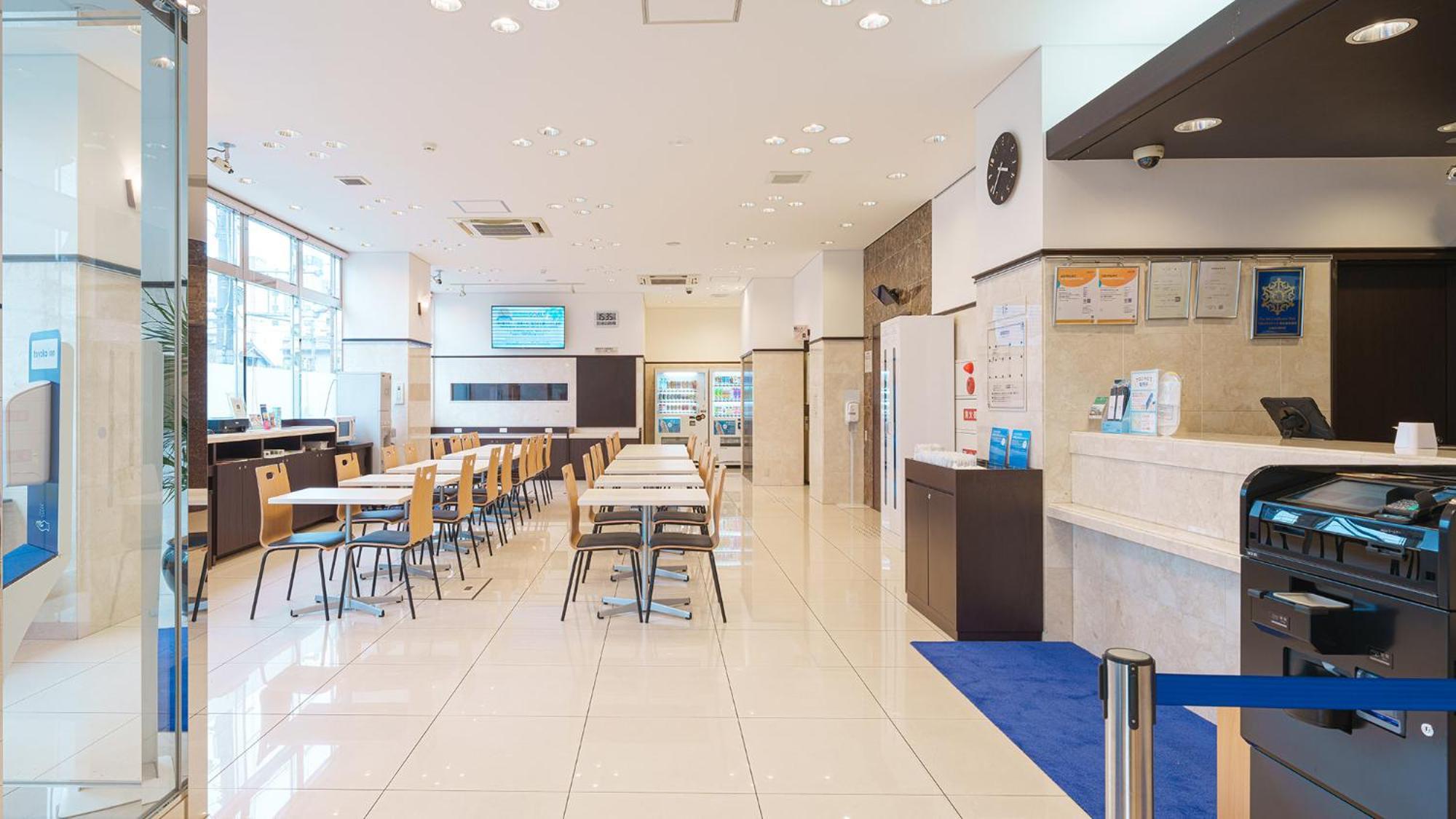 Toyoko Inn Shin-Osaka-Eki Higashi-Guchi Exterior photo