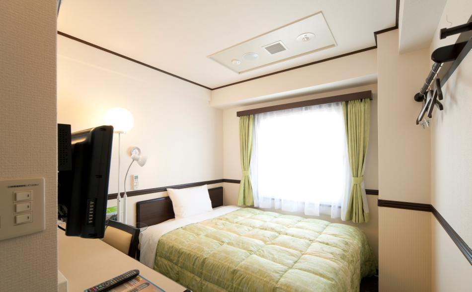 Toyoko Inn Shin-Osaka-Eki Higashi-Guchi Exterior photo